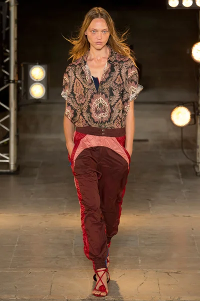 Look 22